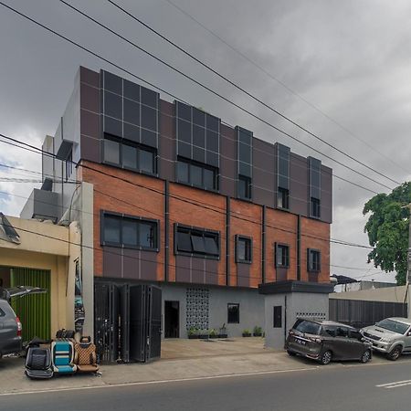 ג'קרטה Reddoorz Near Puri Indah Mall מראה חיצוני תמונה