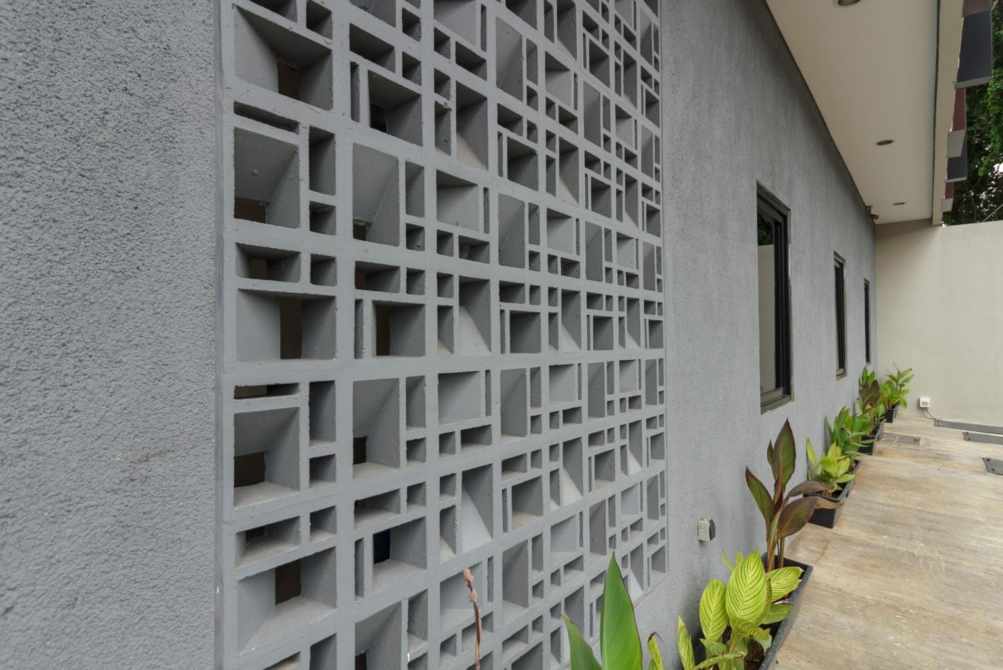 ג'קרטה Reddoorz Near Puri Indah Mall מראה חיצוני תמונה